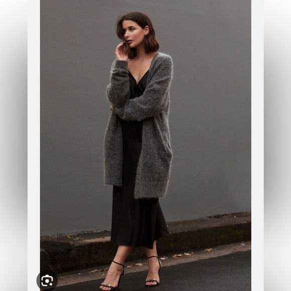 Gorgeous front slit BCBGeneration midi dress - Picture 8 of 9